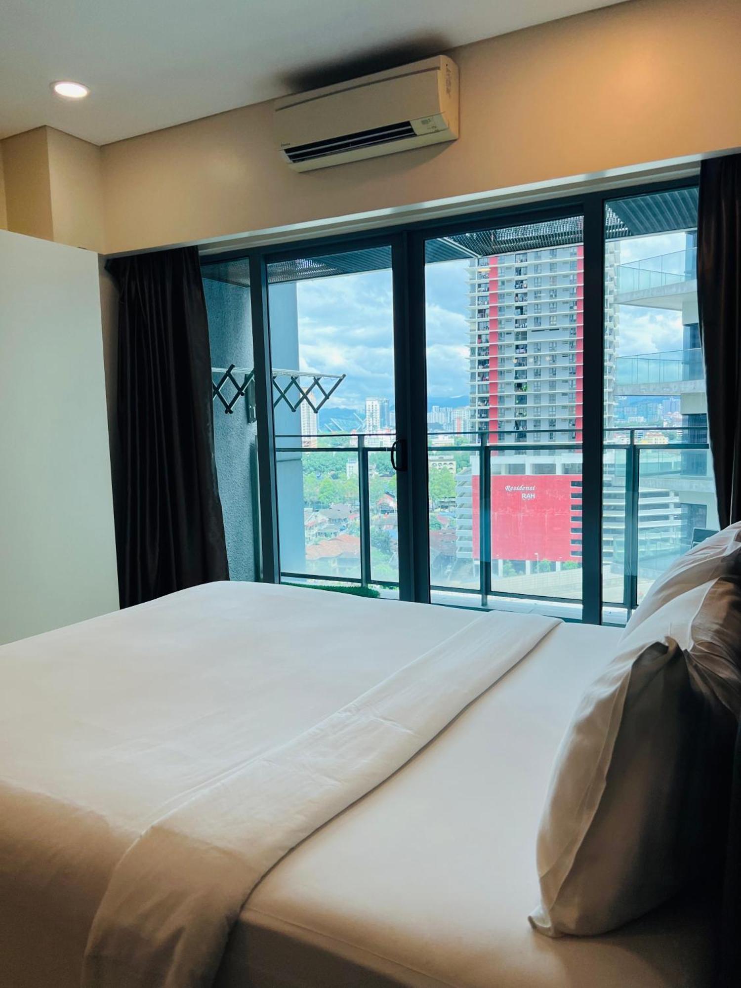Summer Suites Klcc By Classy 吉隆坡 外观 照片